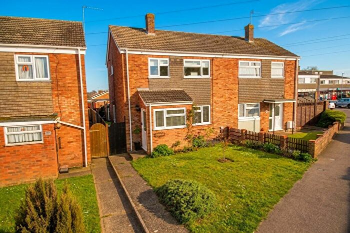 3 Bedroom Semi Detached House For Sale In Field Lane, Kessingland, Lowestoft, NR33