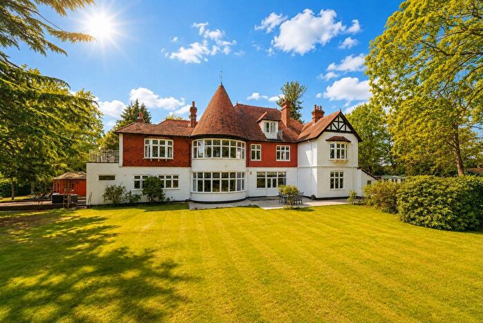 10 Bedroom Detached House For Sale In Lyne Crossing Road, Chertsey, KT16