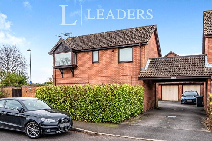1 Bedroom Apartment For Sale In Stirling Crescent, Hedge End, SO30