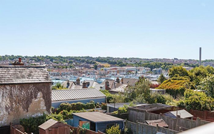 3 Bedroom Terraced House For Sale In Terraced Period Property - Tennyson Road, Cowes, PO31