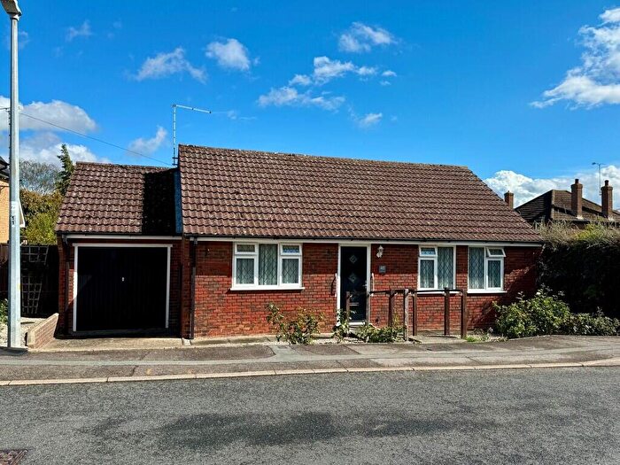 2 Bedroom Detached Bungalow For Sale In Acacia Drive, Maldon, CM9