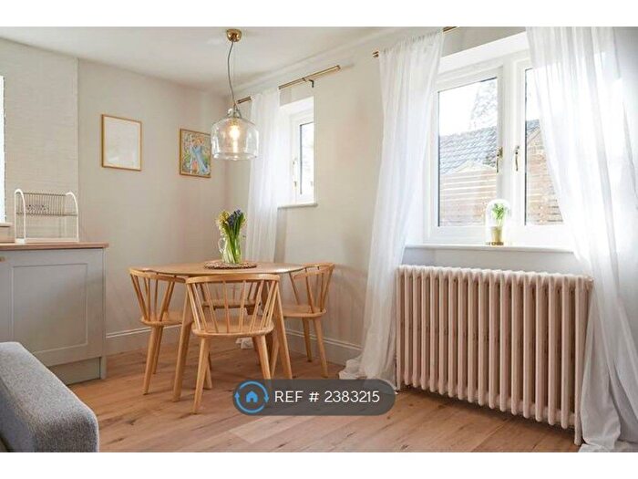 1 Bedroom Detached House To Rent In Homewood Road, Langton Green, Tunbridge Wells, TN3