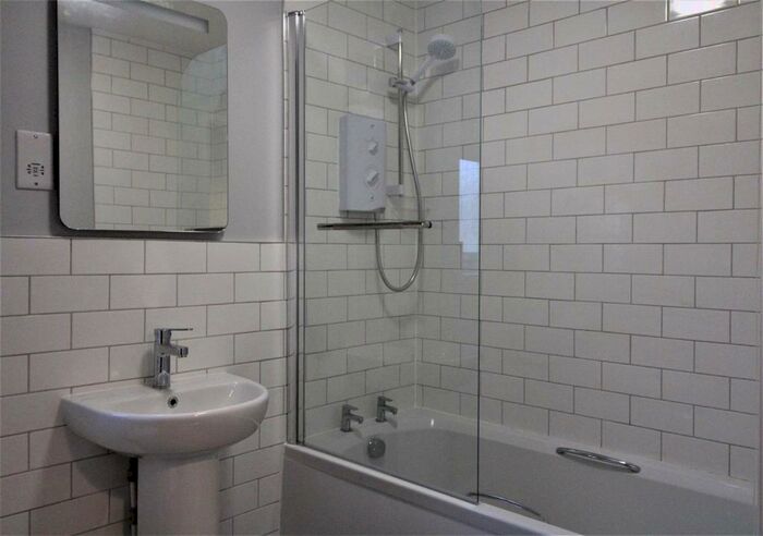 2 Bedroom Flat To Rent In Palatine Avenue, Lancaster, LA1