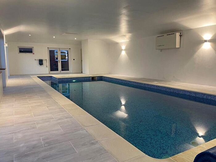 5 Bedroom Flat To Rent In Avenue Road, St Johns Wood, NW8