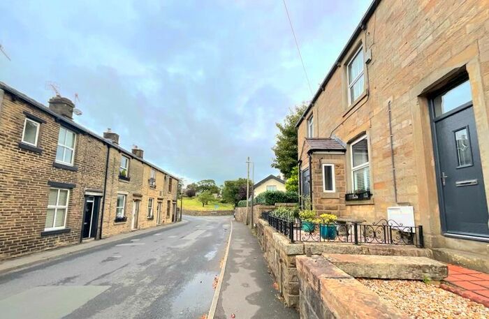 2 Bedroom Cottage To Rent In Red Lees Road, Cliviger, Burnley, BB10