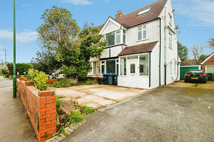 3 Bedroom Semi-Detached House For Sale In Grinstead Lane, Lancing, BN15