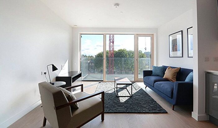 1 Bedroom Flat To Rent In Rodney Road, Elephant And Castle, London, SE17