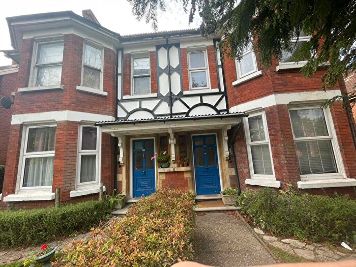 Studio To Rent In Alexandra Road, Farnborough, GU14