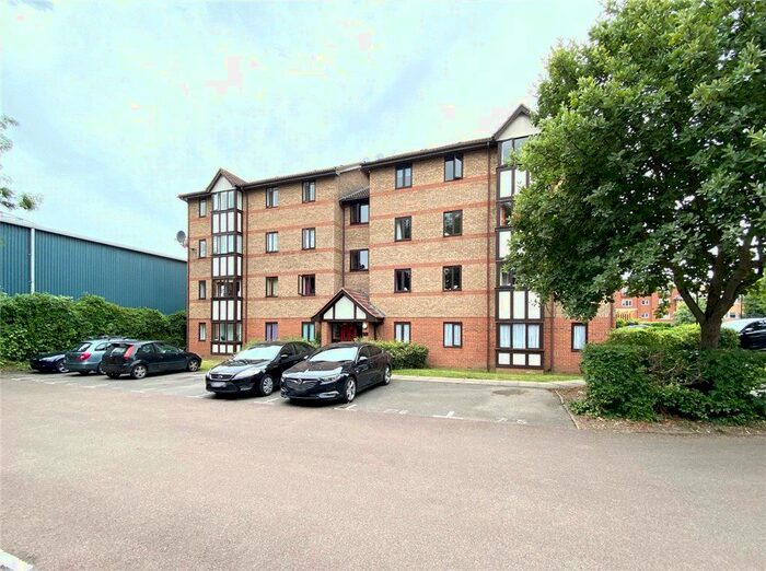 2 Bedroom Flat To Rent In Varsity Drive, Twickenham, TW1