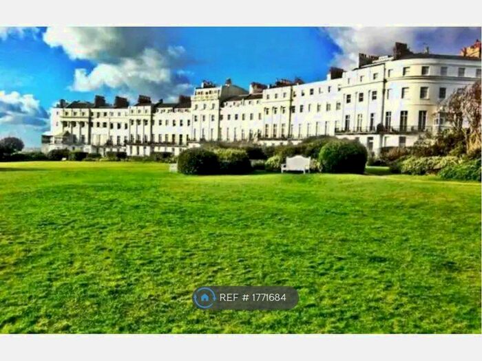 2 Bedroom Flat To Rent In Sussex Square, Brighton, BN2