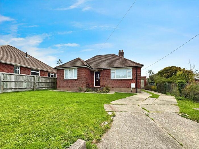 2 Bedroom Bungalow To Rent In Pallance Road, PO31