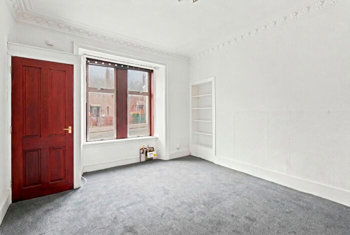 2 Bedroom Flat To Rent In Dens Road, Stobswell, Dundee, DD3