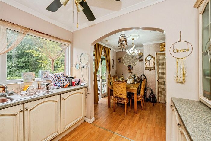 3 Bedroom End Of Terrace House For Sale In Southall Avenue, Neath, SA10