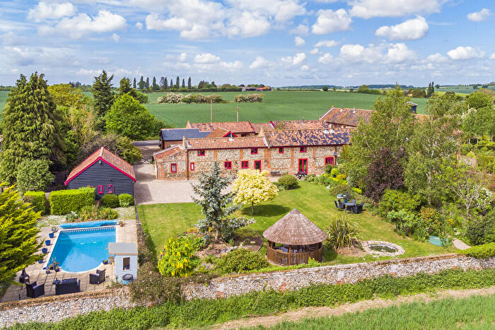 4 Bedroom Barn Conversion For Sale In Glemsford, Sudbury, Suffolk, CO10