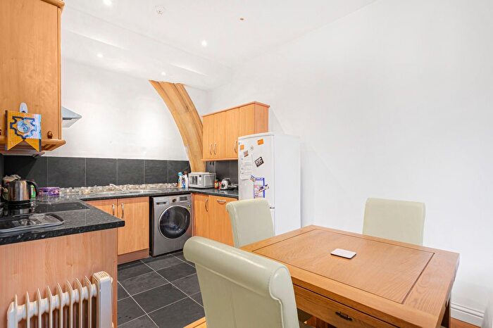 1 Bedroom Flat For Sale In Egham Hill, Egham, Surrey, TW20