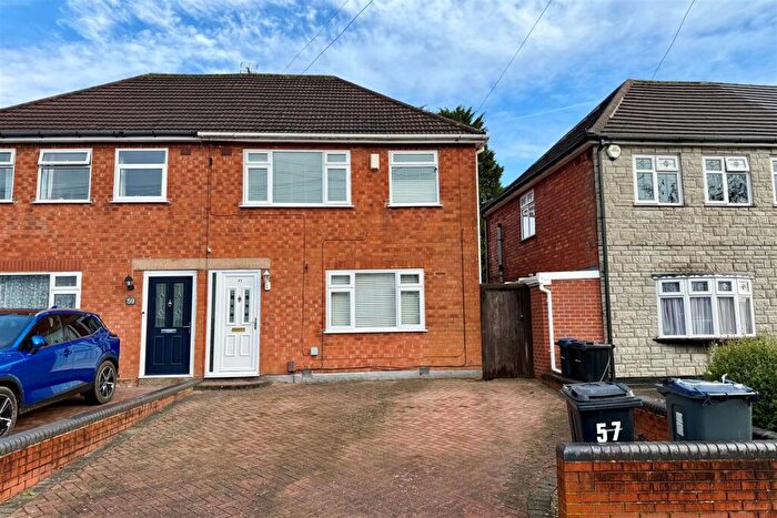 3 Bedroom Semi Detached House For Sale In Higgins Lane, Quinton, Birmingham, B32