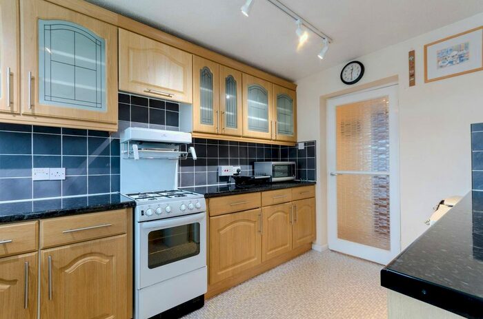 2 Bedroom Flat To Rent In St James Road, Sutton, SM1
