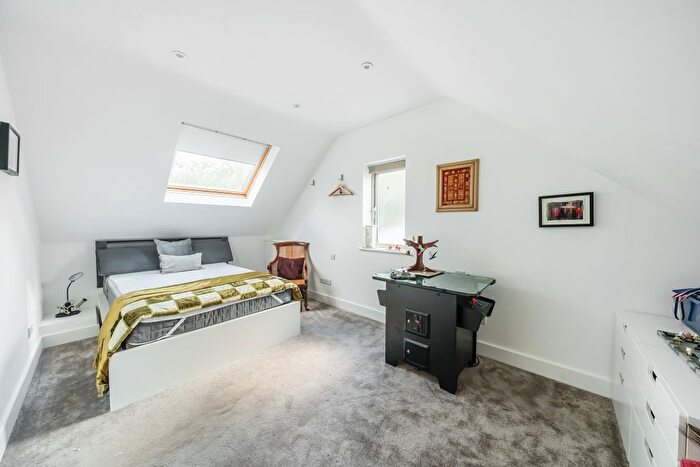2 Bedroom Detached House For Sale In Palace Road, East Molesey, KT8