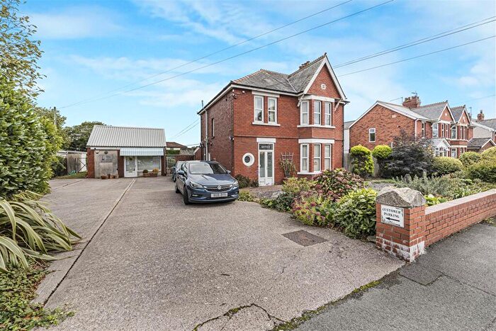4 Bedroom Detached House For Sale In Colcot Road, Barry, CF62
