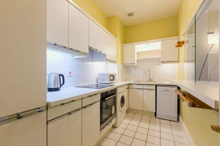 1 Bedroom Flat To Rent In Rotherhithe Street, Rotherhithe, London, SE16