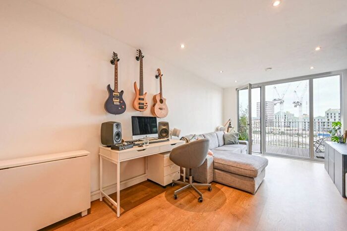 1 Bedroom Flat For Sale In Nicholson Square, Tower Hamlets, London, E3