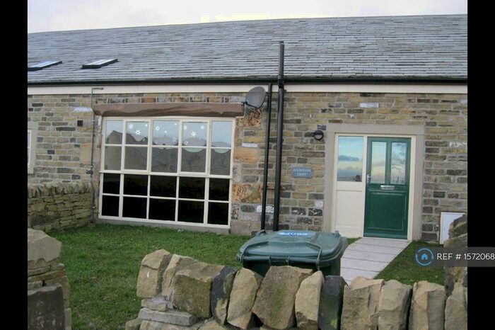 4 Bedroom Semi-Detached House To Rent In Holmebank Farm, Tyersal, Bradford, BD4