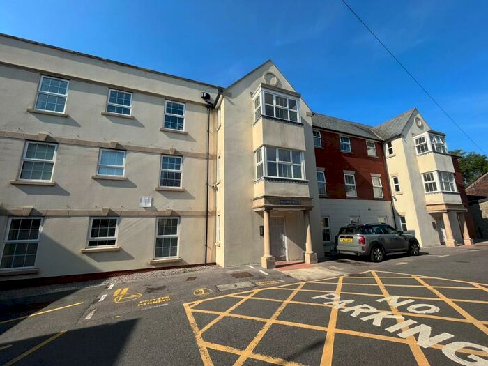 2 Bedroom Apartment To Rent In West Street, Axminster, EX13