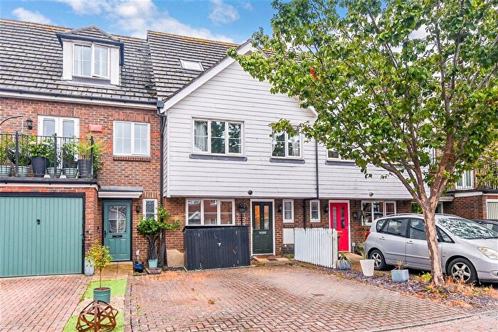 4 Bedroom Terraced House For Sale In Finch Close, Faversham, Kent, ME13