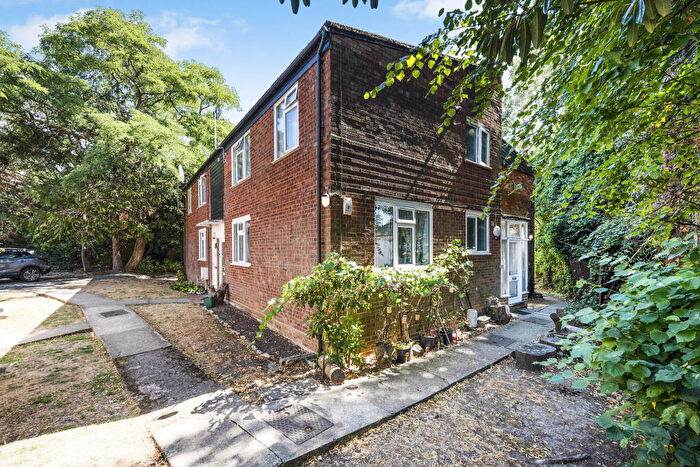 2 Bedroom Maisonette For Sale In The Spinney, Wembley, HA0