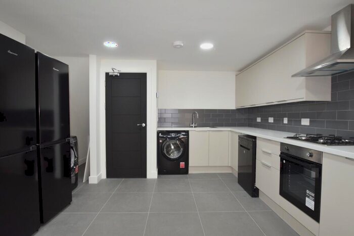 6 Bedroom House To Rent In Rhymney Street, Cathays, CF24