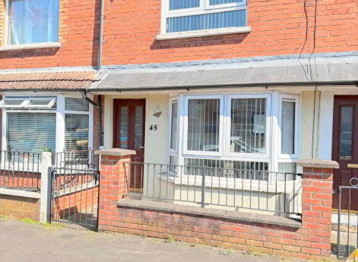 2 Bedroom Mid Terraced House For Sale In York Park, Belfast, BT15