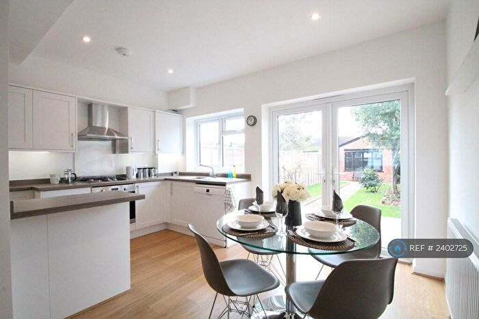 3 Bedroom Terraced House To Rent In Hazel Bank, Surbiton, KT5