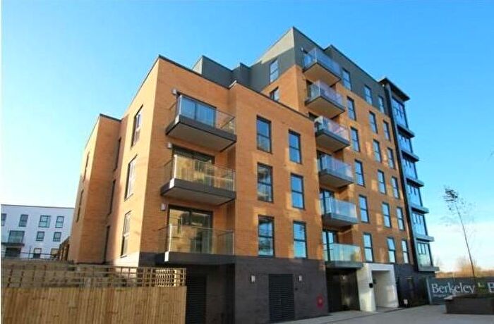 2 Bedroom Flat To Rent In Montagu House, Padworth Avenue, RG2