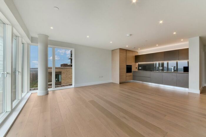 2 Bedroom Flat To Rent In Hopgood Tower, Pegler Square, Kidbrooke Village, Kidbrooke, SE3