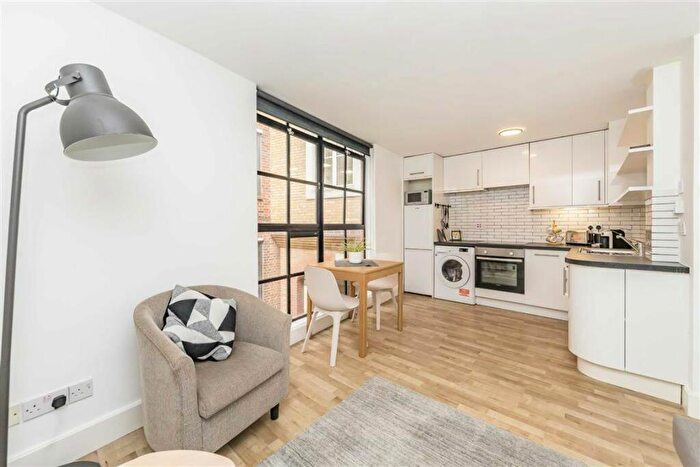 1 Bedroom Flat To Rent In Johnsons Court, Fitzrovia & Covent Garden, EC4A