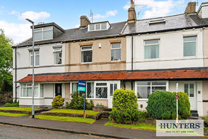 4 Bedroom Terraced House For Sale In Rufford Avenue, Yeadon, Leeds, LS19