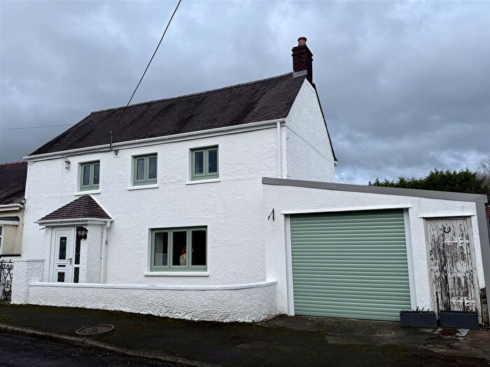 3 Bedroom Cottage For Sale In Heol Y Capel, Foelgastell, Llanelli, SA14