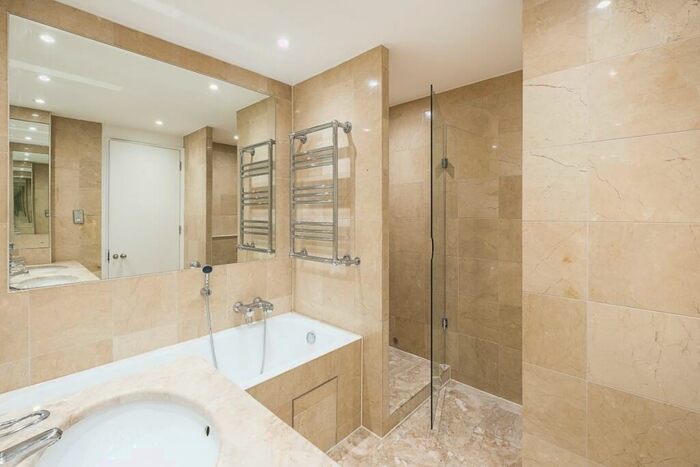 2 Bedroom Apartment To Rent In Westferry Circus, E14