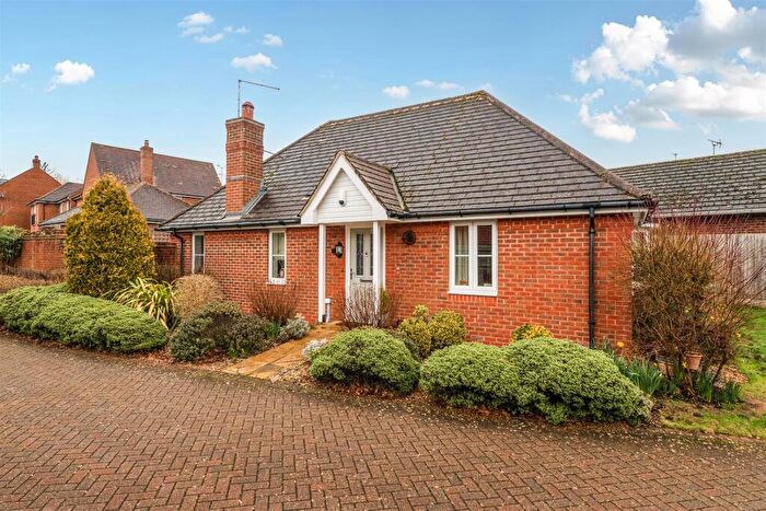 2 Bedroom House For Sale In Copperwood Close, Liphook, GU30