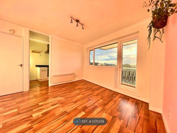 1 Bedroom Flat To Rent In Tunnel Road, Nottingham, NG7