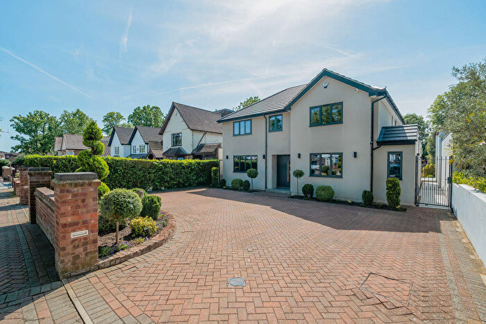 5 Bedroom Detached House For Sale In Bellfield Avenue, Harrow Weald, HA3