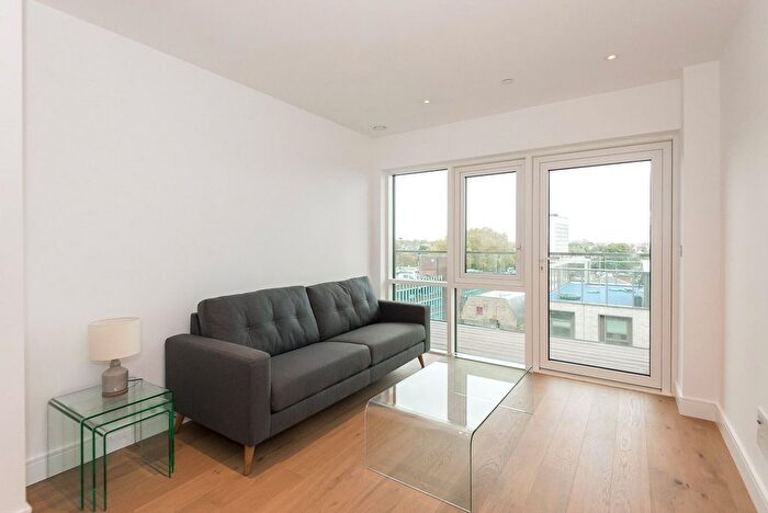 1 Bedroom Flat To Rent In Longfield Avenue, London, W5