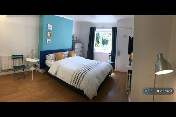 1 Bedroom Flat To Rent In Brunswick Park, London, SE5
