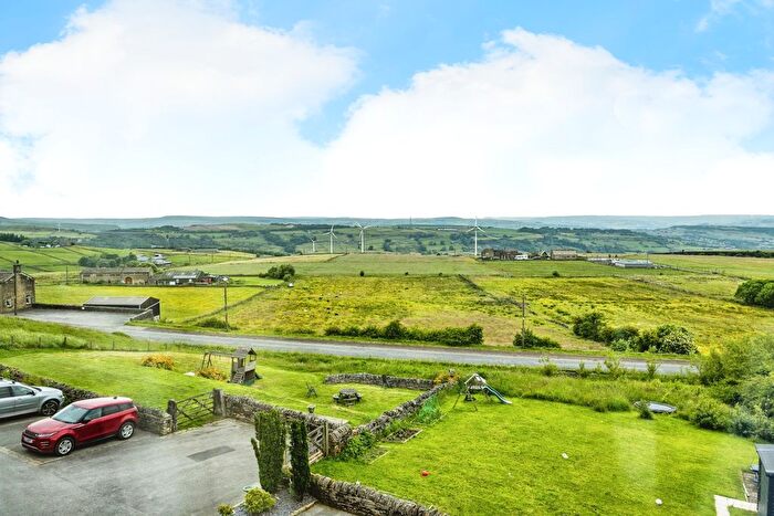 4 Bedroom Semi-Detached House For Sale In The Chapel, Huddersfield, HD3