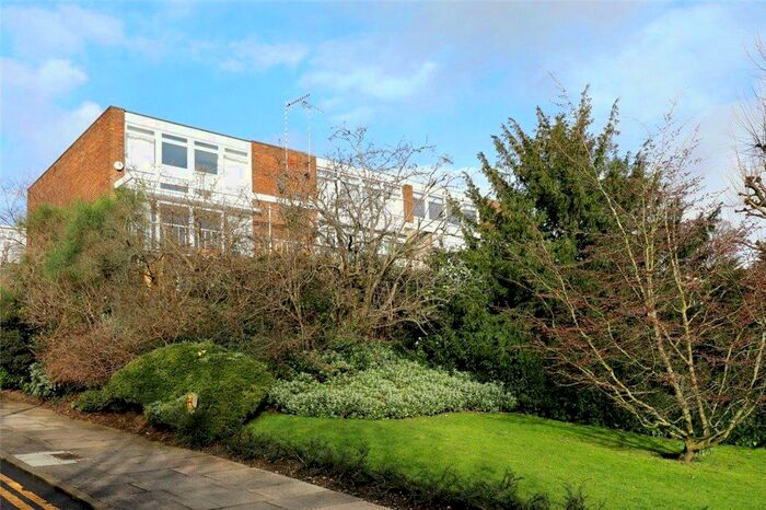 3 Bedroom Detached House To Rent In Cottenham Drive, Wimbledon, SW20