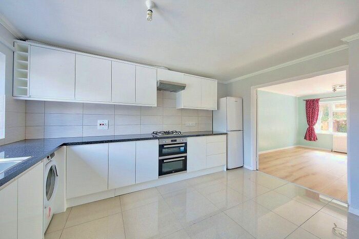 3 Bedroom Property To Rent In Turenne Close, London, SW18