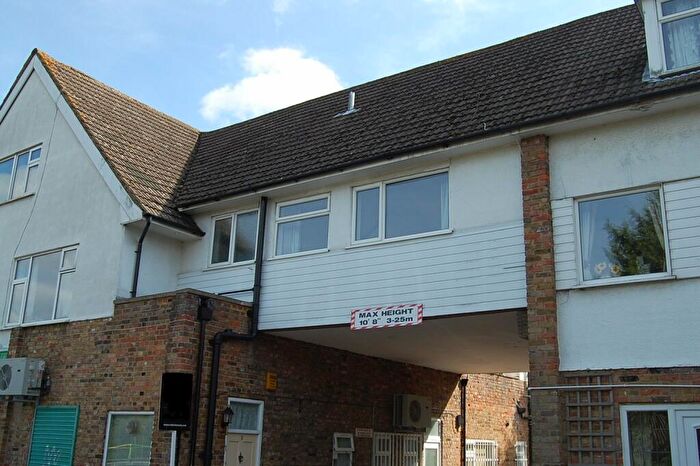2 Bedroom Apartment To Rent In Layters Avenue, Chalfont St. Peter, Buckinghamshire, SL9