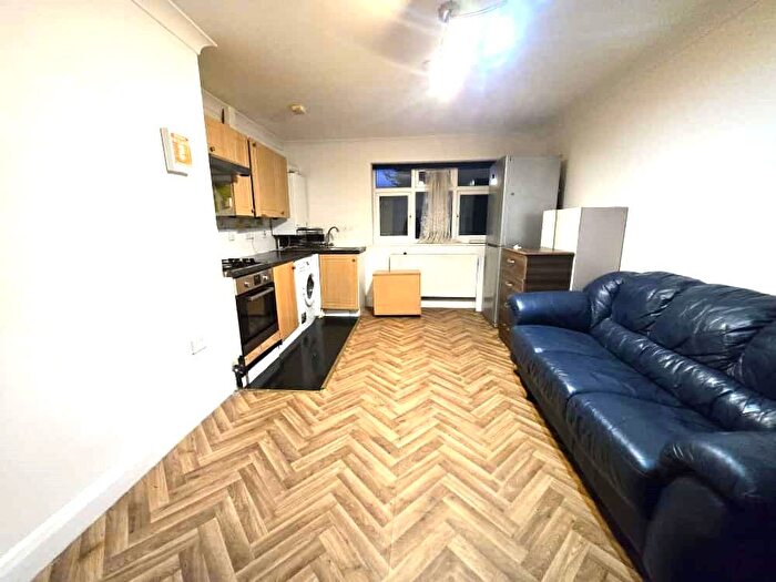 2 Bedroom Maisonette To Rent In Tudor Square, Hayes, Greater London, UB3