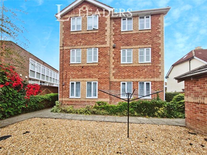 1 Bedroom Flat To Rent In Lees Lane, PO12