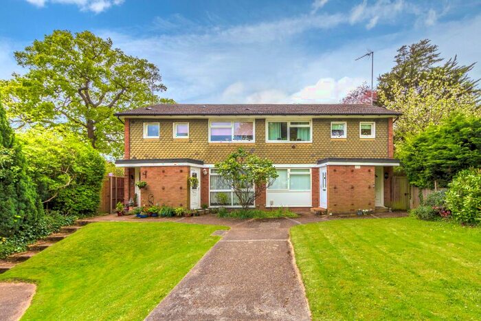 1 Bedroom Maisonette To Rent In Oaktree Lodge, Bycullah Road, EN2